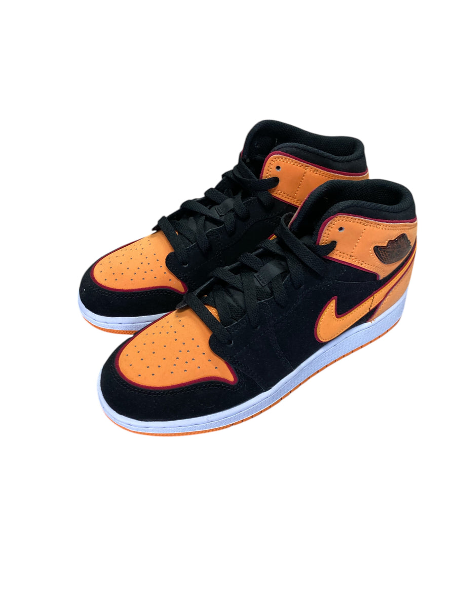 Jordan Retro 1 Vivid Orange