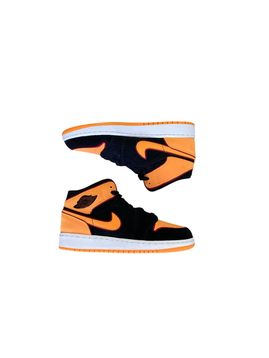 Jordan Retro 1 Vivid Orange